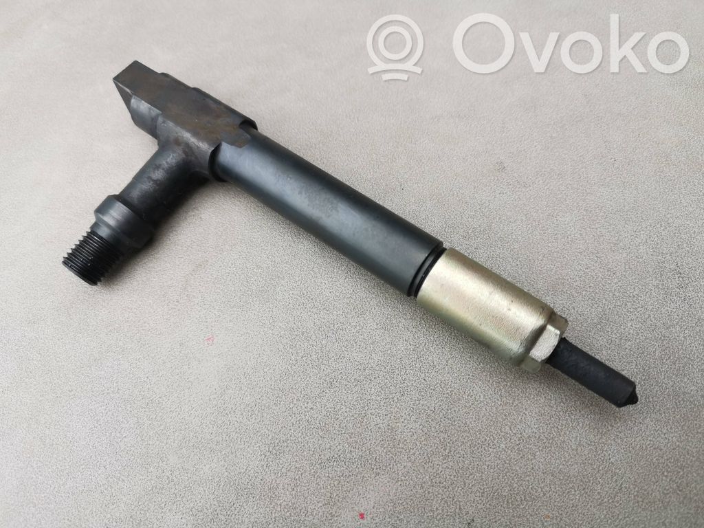 Mazda 626 Fuel injector 