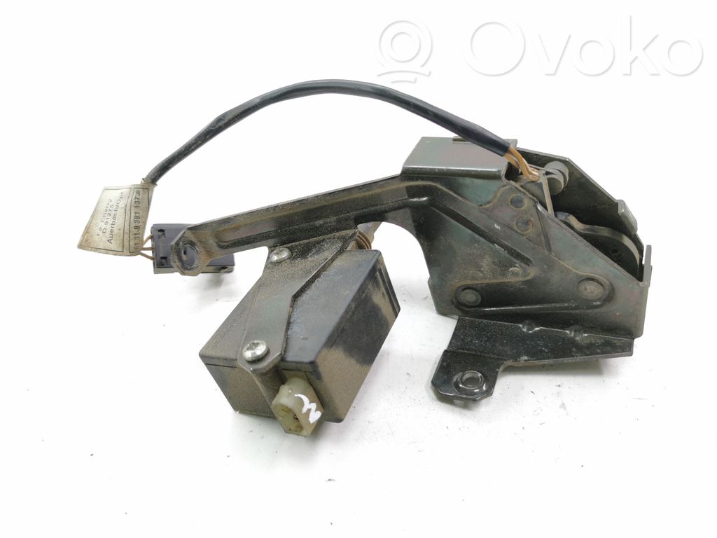 BMW 5 E39 Tailgate window lock/catch/latch 