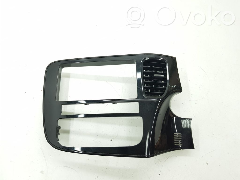 Mitsubishi Outlander Radio/GPS head unit trim 