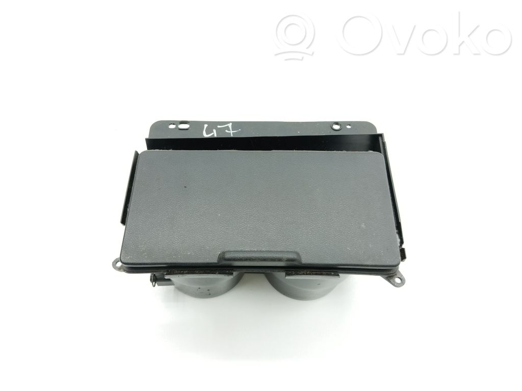 Mazda 5 Cup holder front 