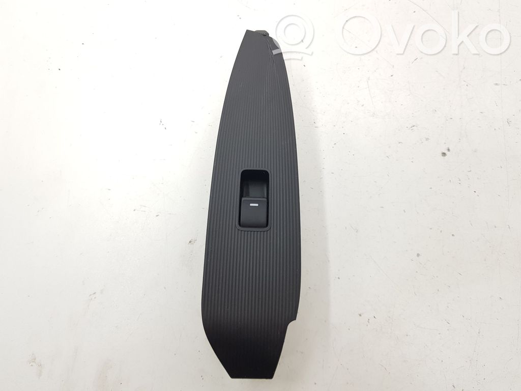 Electric window control switch   5AB005EB09,KD77684L6
