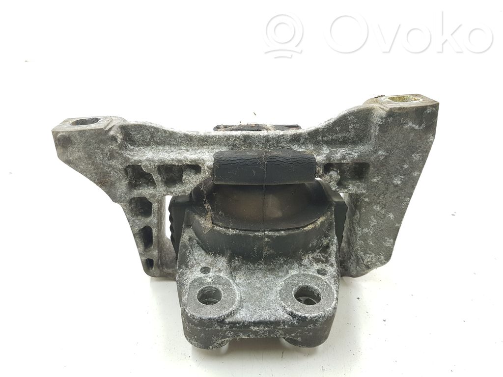 Volvo V50 Engine mount bracket 