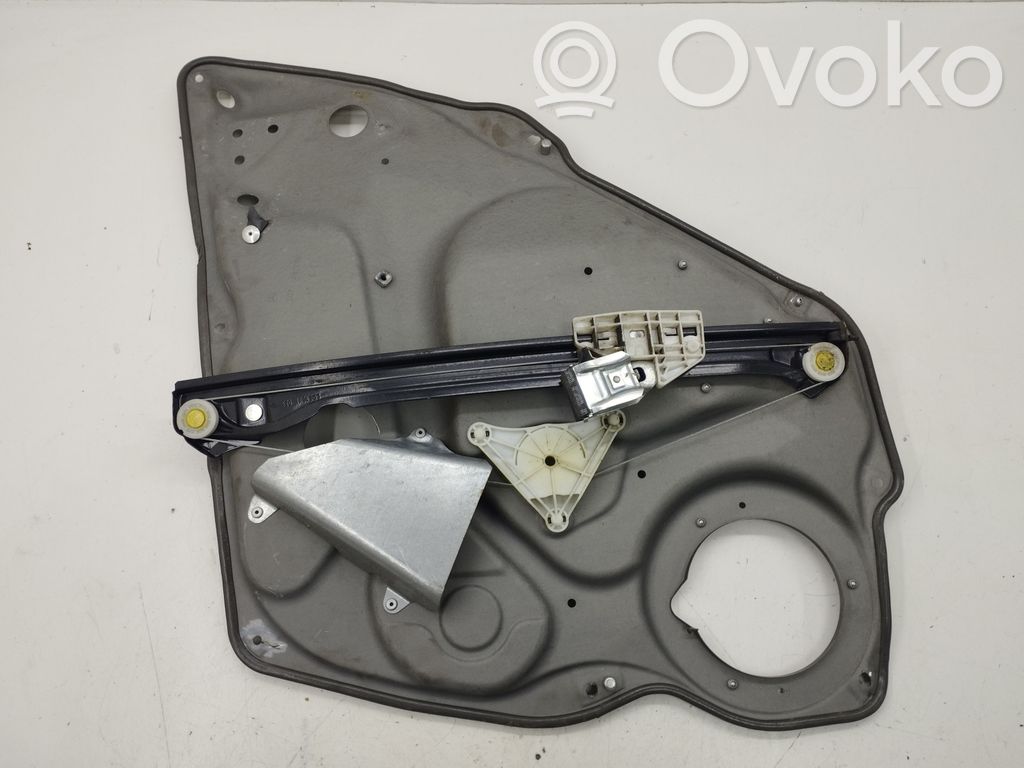 Mercedes-Benz B W245 Mechanizm podnoszenia szyby tylnej bez silnika 