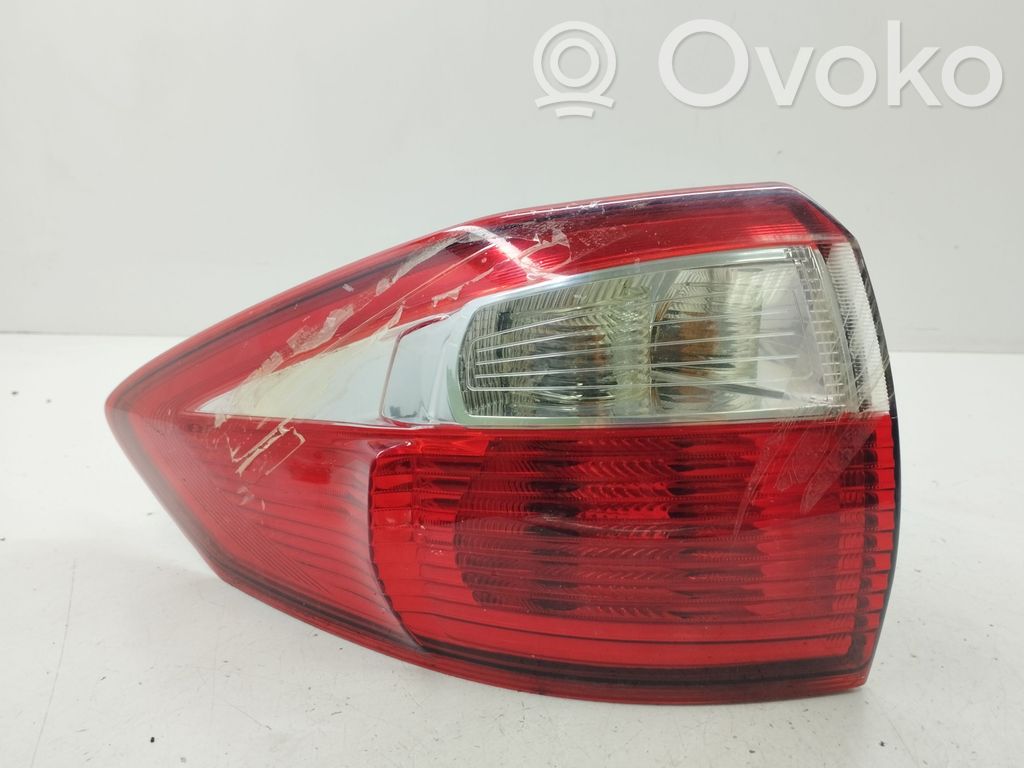 Ford C-MAX II Rear/tail lights 
