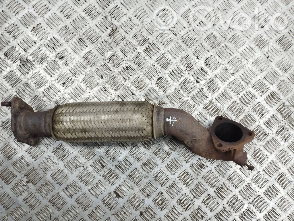 Raccord flexible échappement