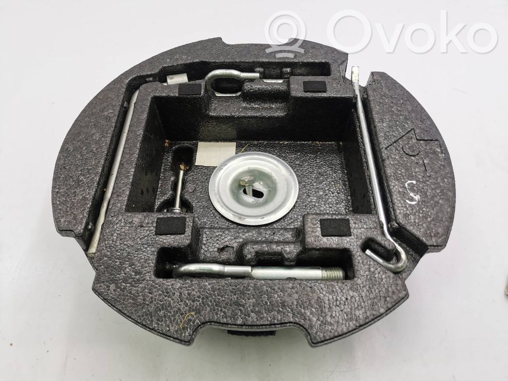 Mazda CX-7 Tool set 