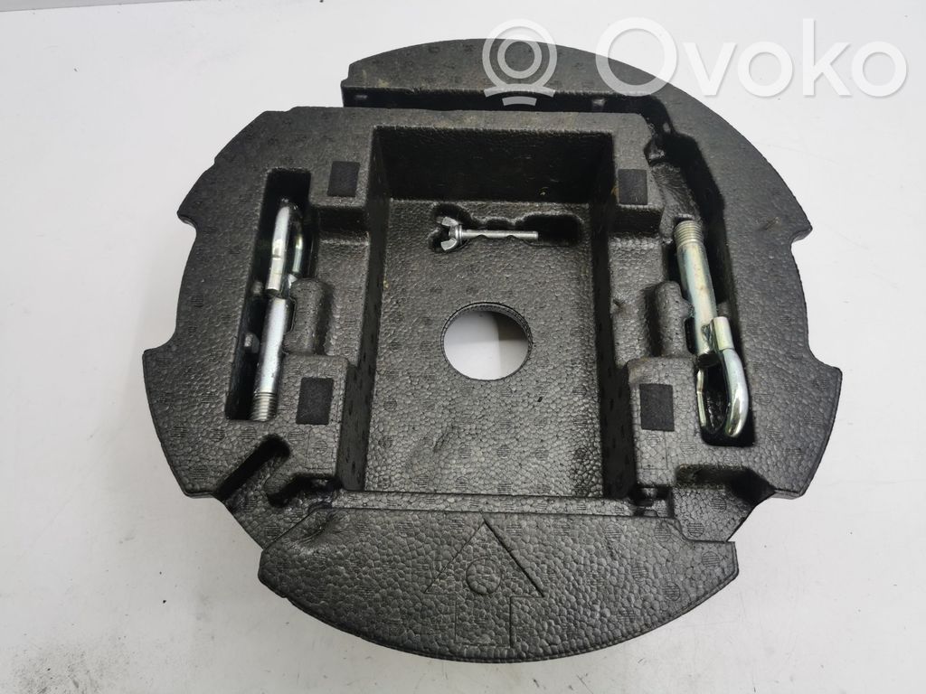 Mazda CX-7 Tool set 