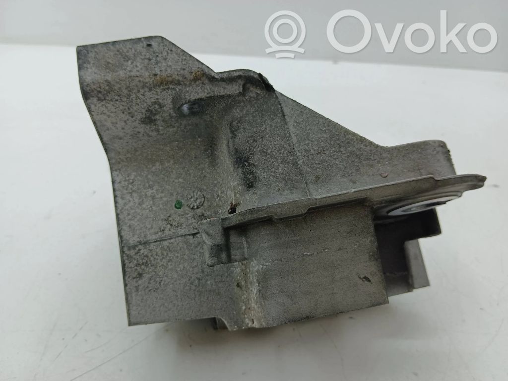 Land Rover Evoque I Engine mounting bracket 