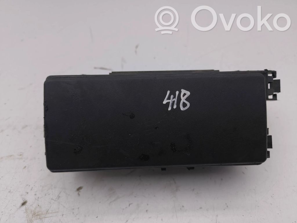 Jeep Grand Cherokee (WK) Fuse module 