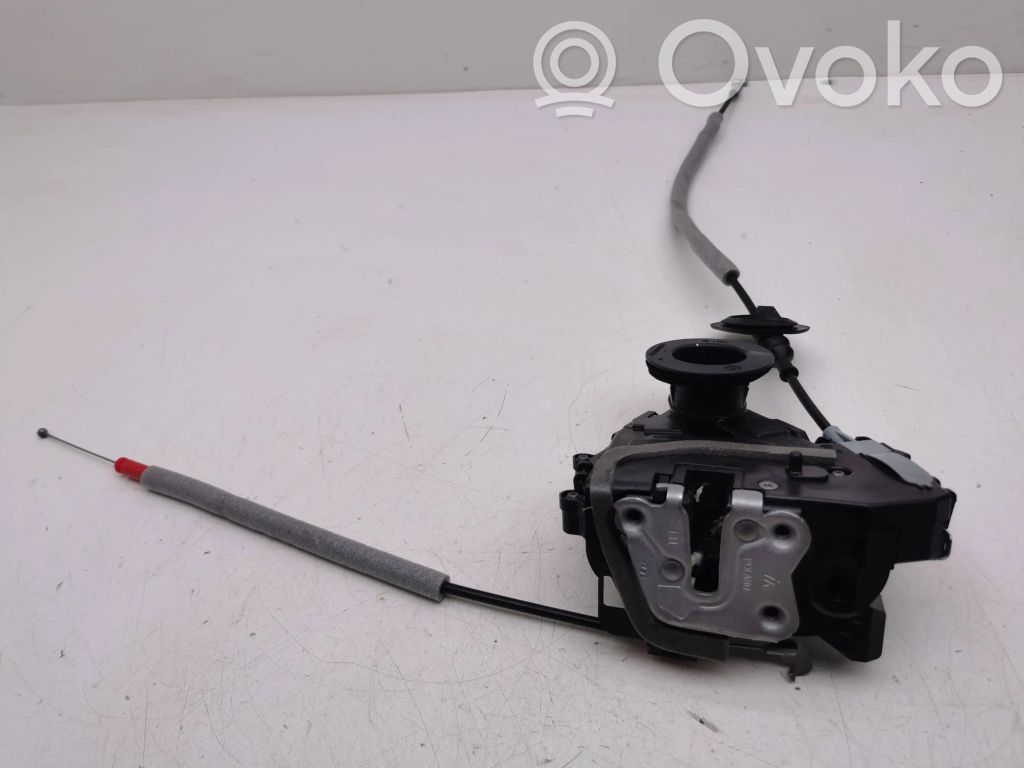 Renault Megane E-Tech Takaoven lukko 