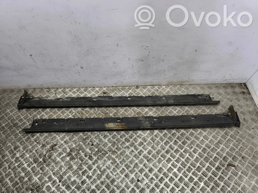 Mazda CX-7 Priekšējā sliekšņa dekoratīvā apdare (ārējā) 