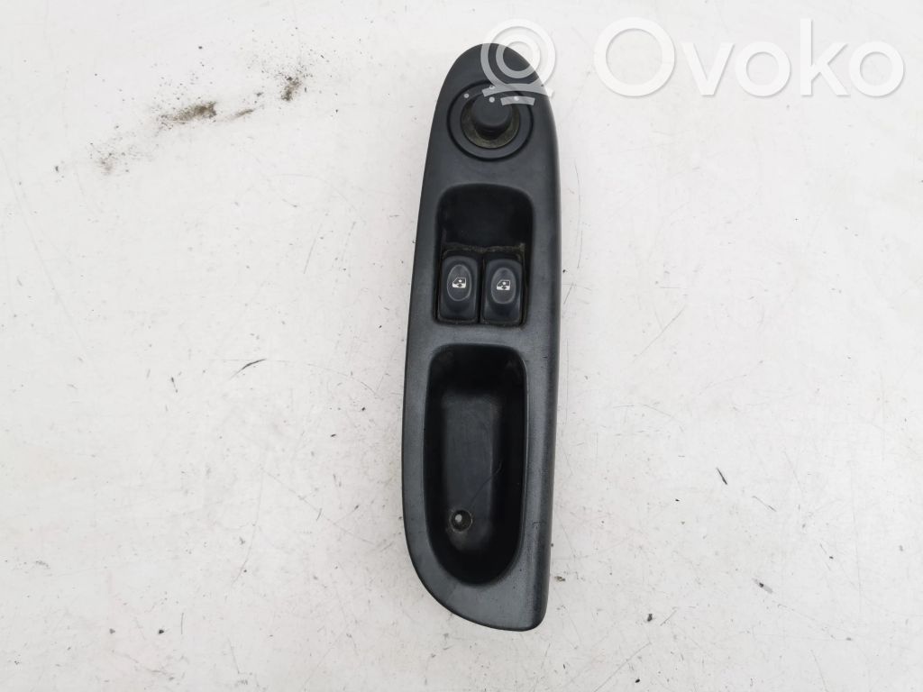 Renault Clio II Electric window control switch 