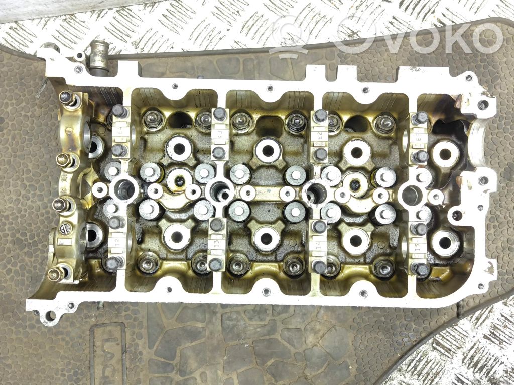 Engine head   R2AA10100