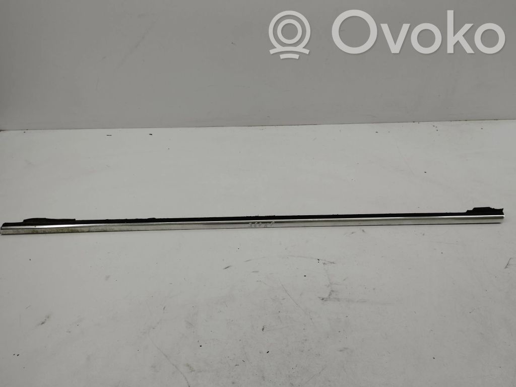 Etuoven lasin muotolista