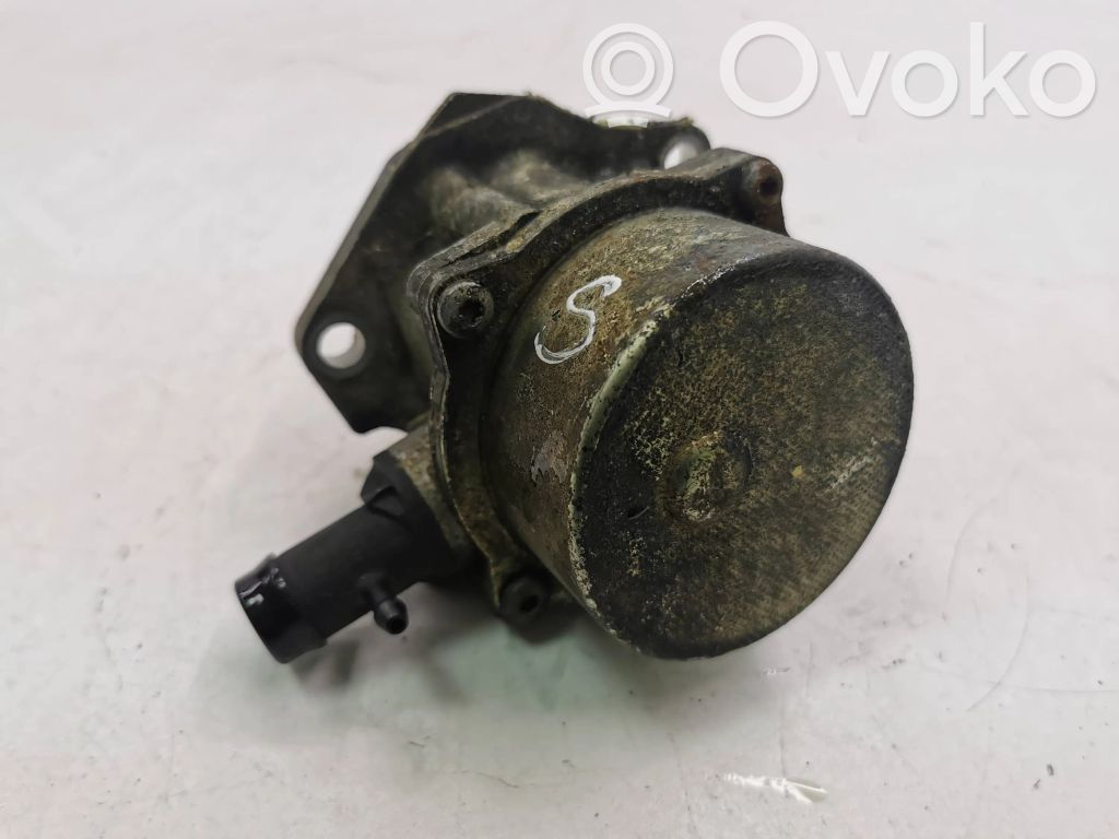 Nissan Juke I F15 Vacuum pump 