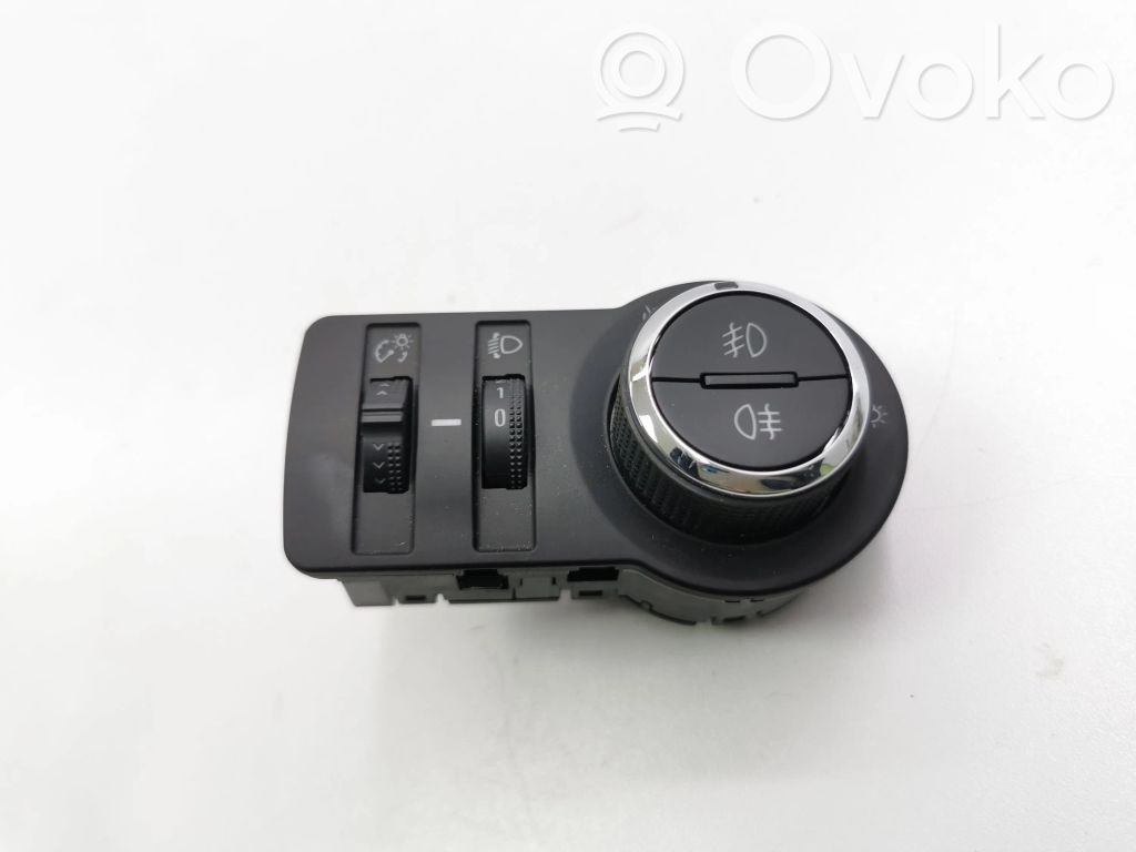 Chevrolet Trax Light switch 
