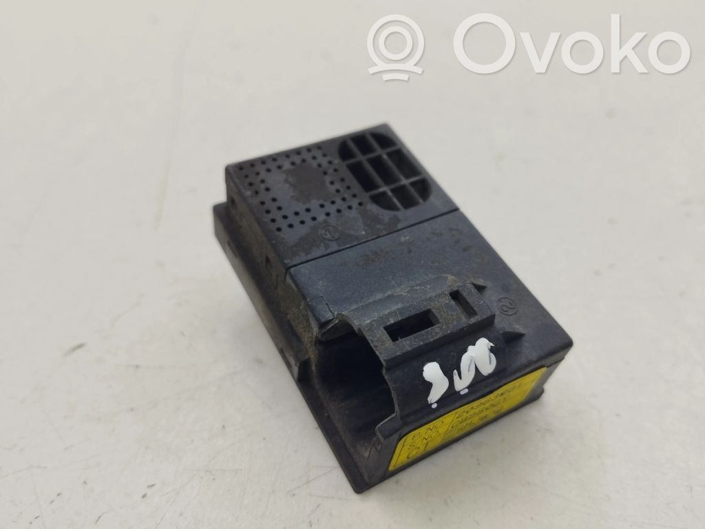 Interior temperature sensor   20963881