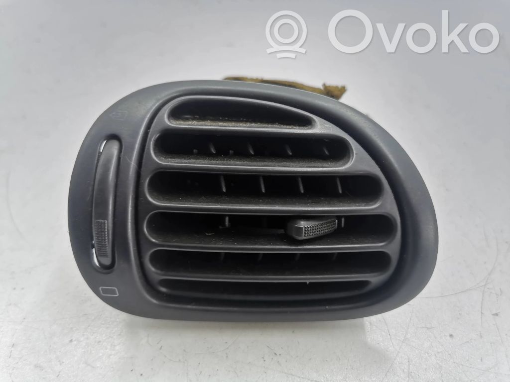 Peugeot 206 Dashboard side air vent grill/cover trim 