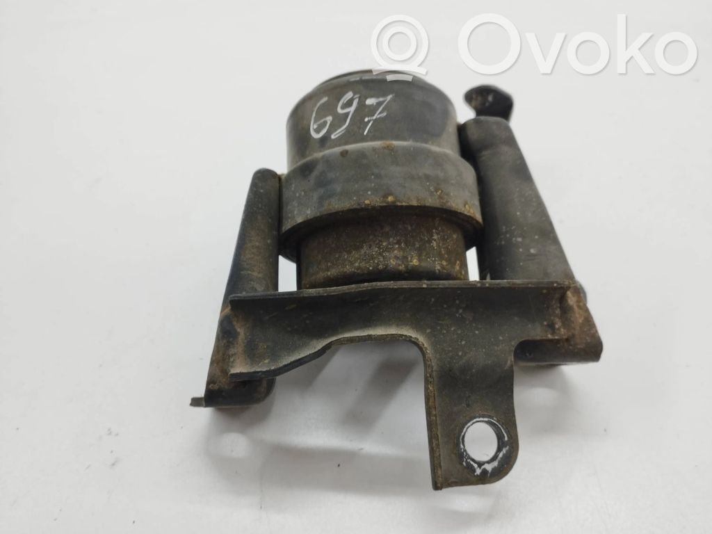 Engine mount bracket