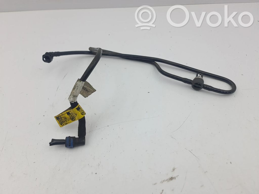 Opel Insignia B Leitung / Schlauch Kraftstoff 