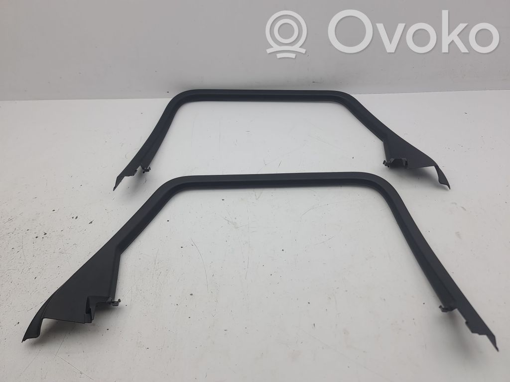 Audi A4 S4 B9 Listwa / Uszczelka szyby drzwi tylnych 