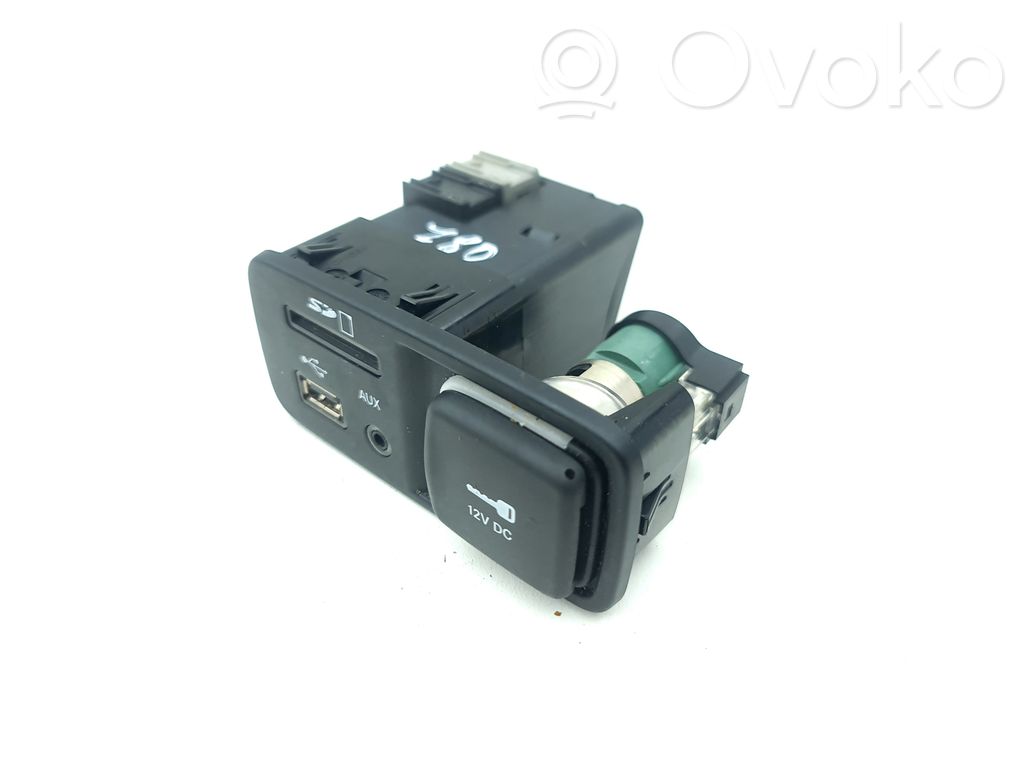 Jeep Cherokee AUX in-socket connector 