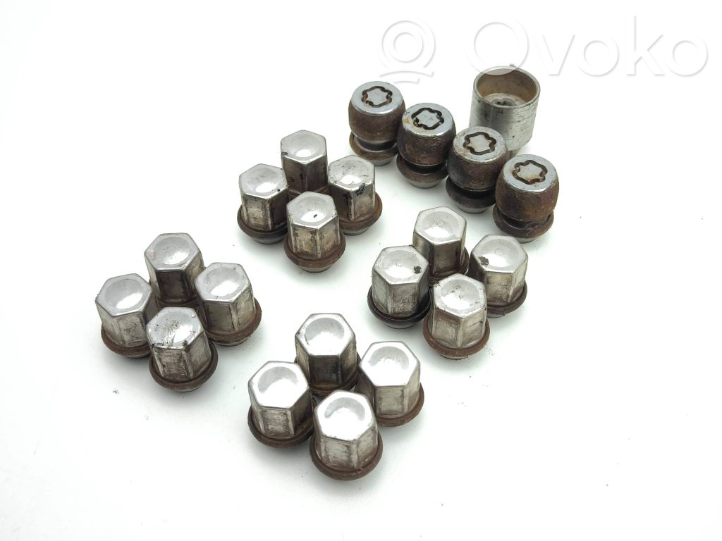 Tuercas/tornillos