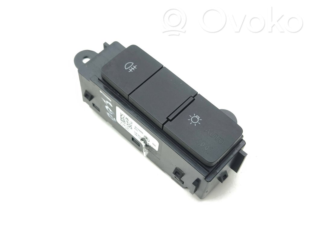 Skoda Enyaq iV A set of switches 