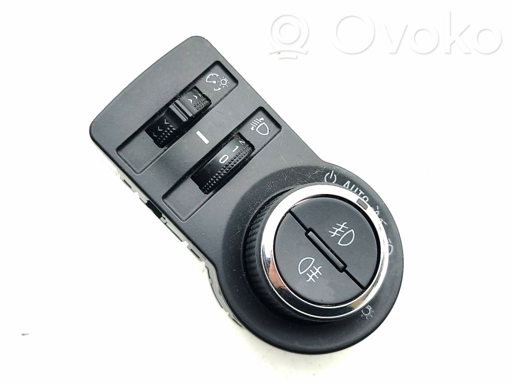 Light switch   95297439,10023020,20130718,9529439
