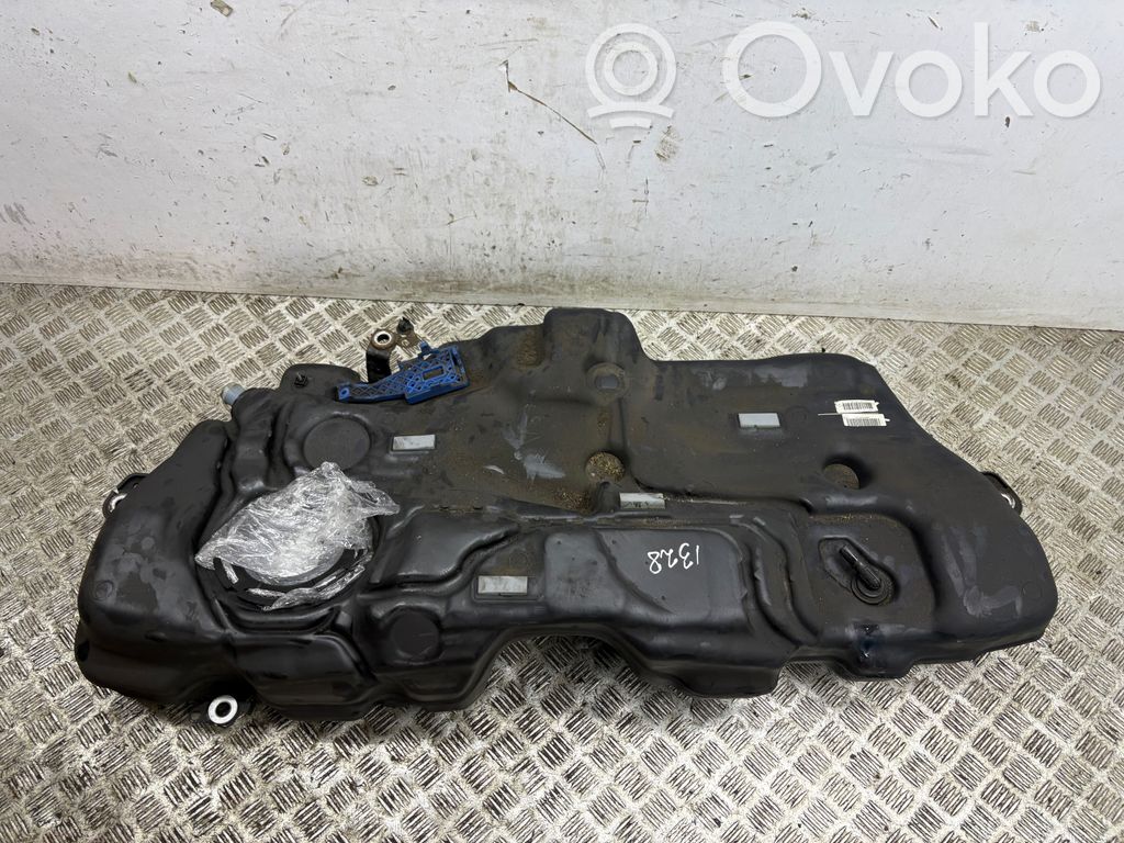 Volvo S90, V90 Polttoainesäiliö 