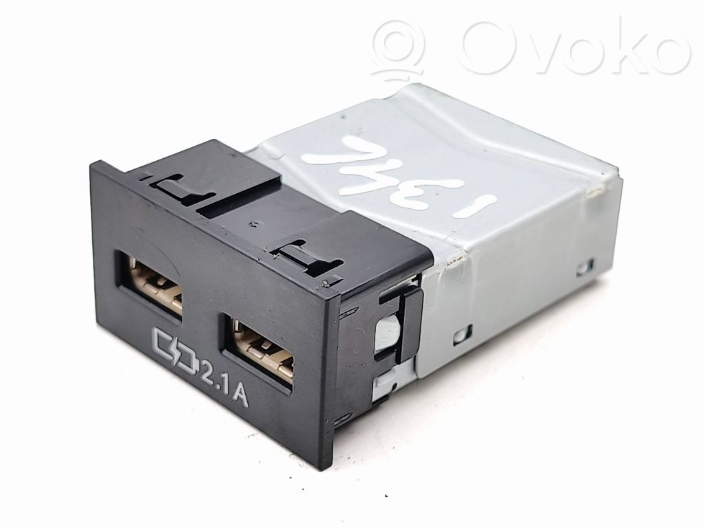 Lexus RX 450H USB socket connector 