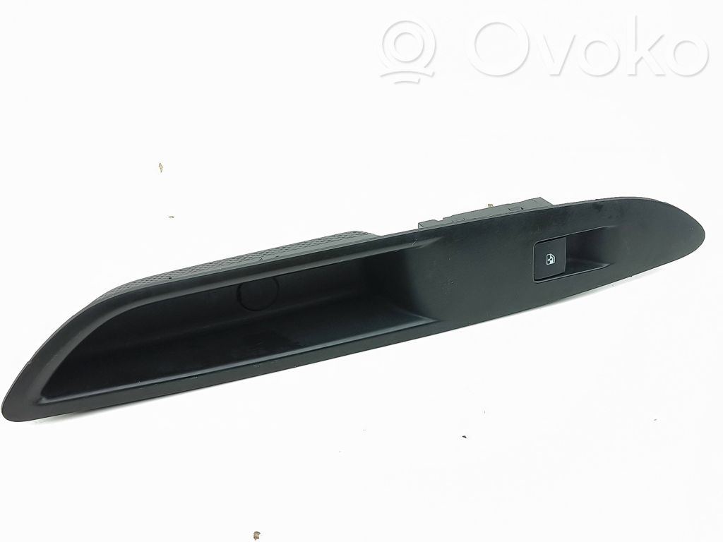 Chevrolet Trax Electric window control switch 