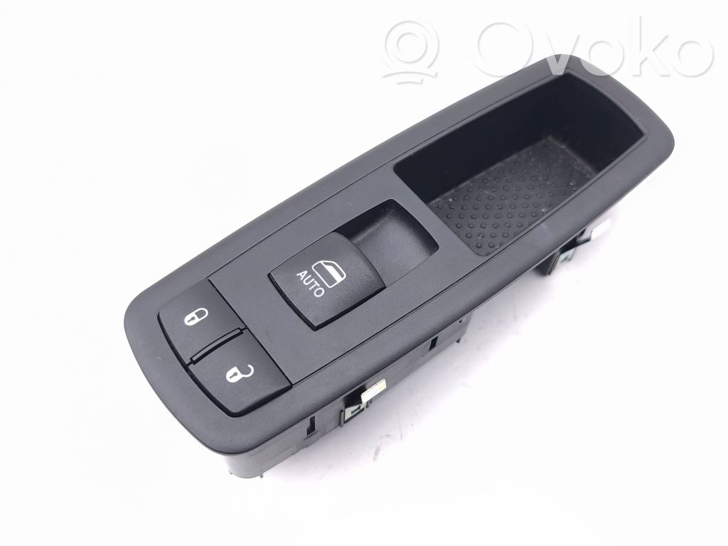 Jeep Cherokee KL Electric window control switch 