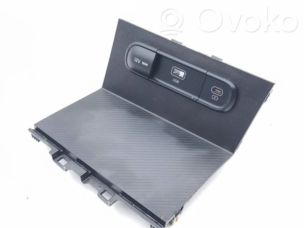 KIA Sportage USB-pistokeliitin 