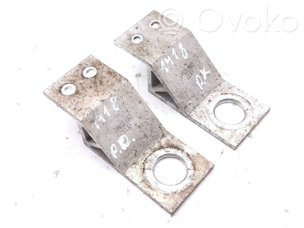Radiator support slam panel bracket   J9D38A291AB