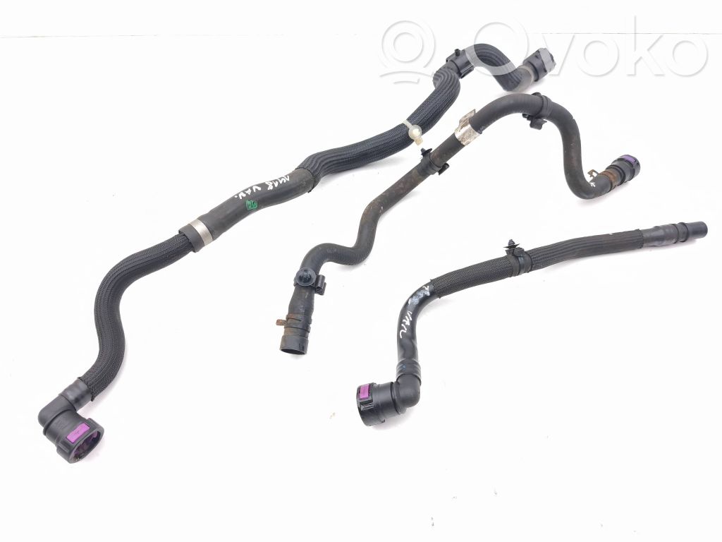 Jaguar I-Pace Engine coolant pipe/hose 