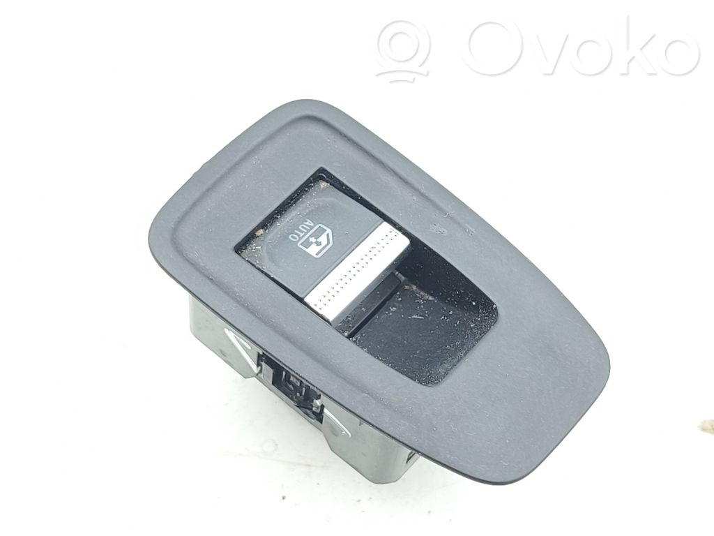 Renault Arkana Electric window control switch 
