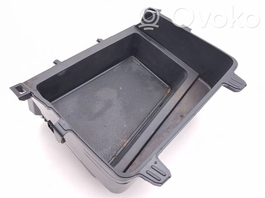 Audi A3 8Y Enchufe de 12V (delantero) 