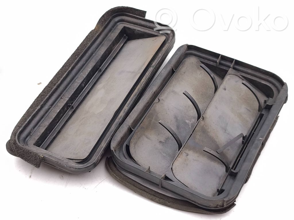 Nissan 370Z Grilă ventilație laterală 