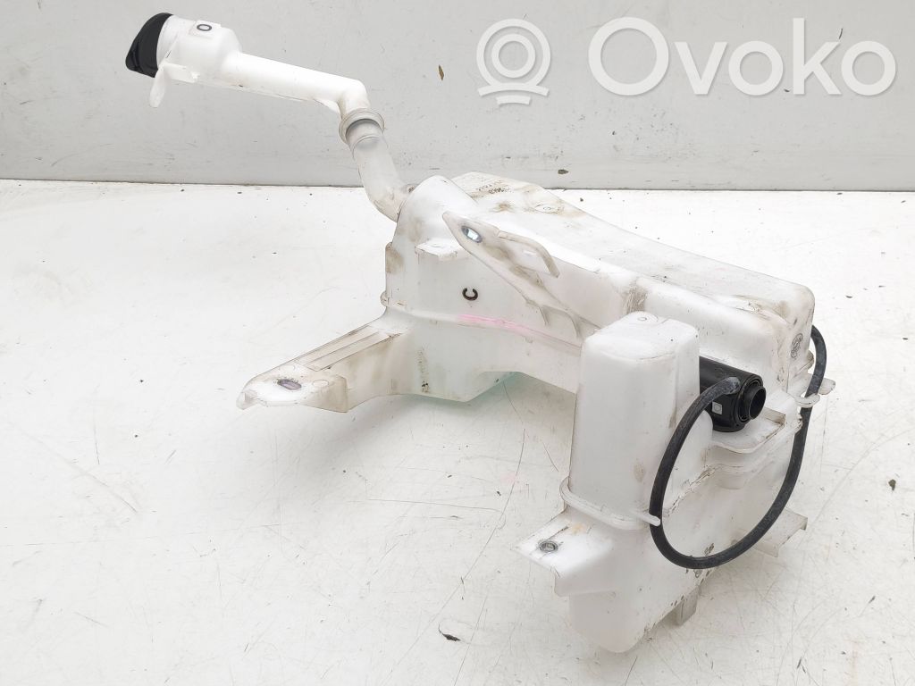Toyota bZ4X Wischwasserbehälter