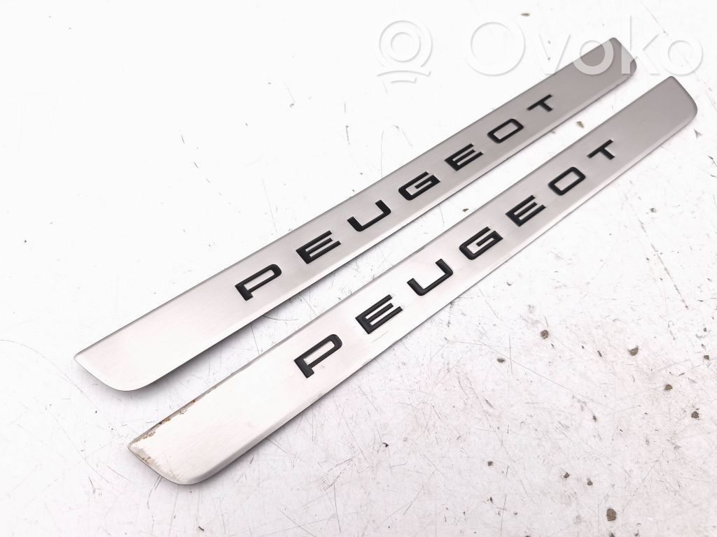 Peugeot 5008 III Moldura protectora del borde delantero 