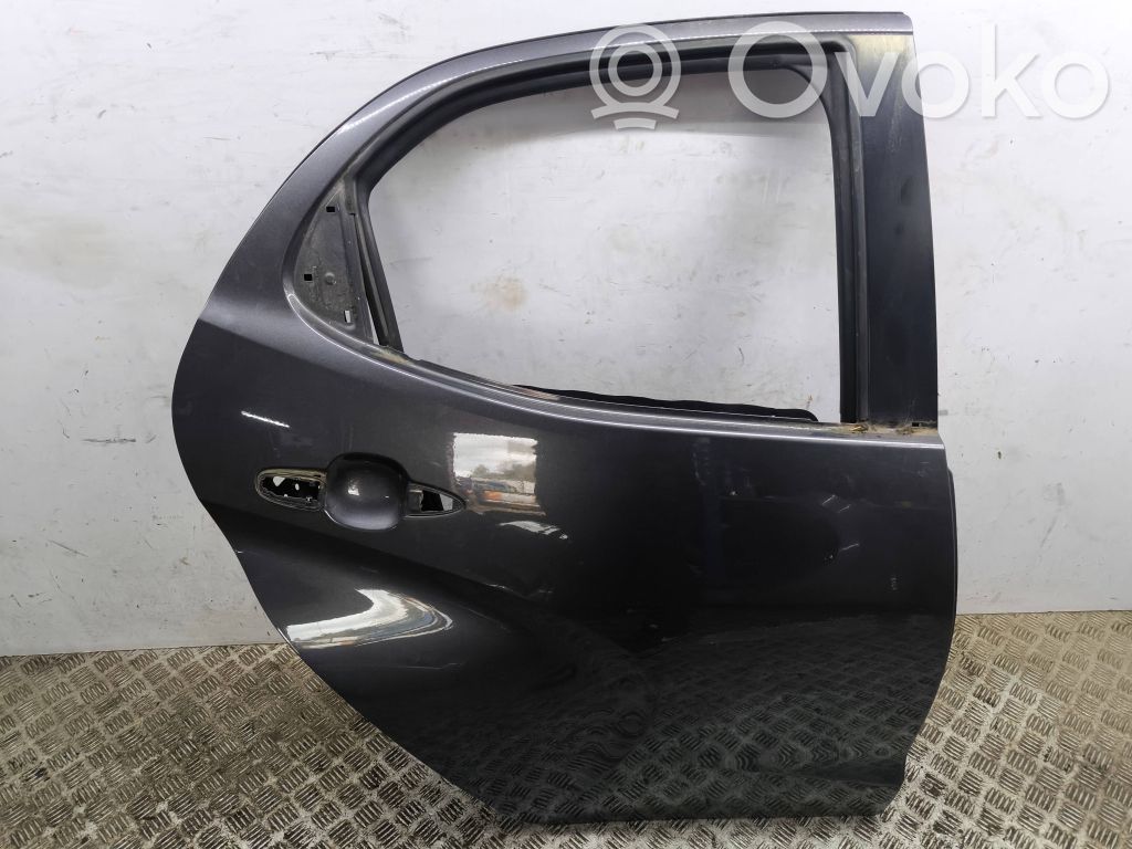 Toyota Yaris XP210 Portiera posteriore