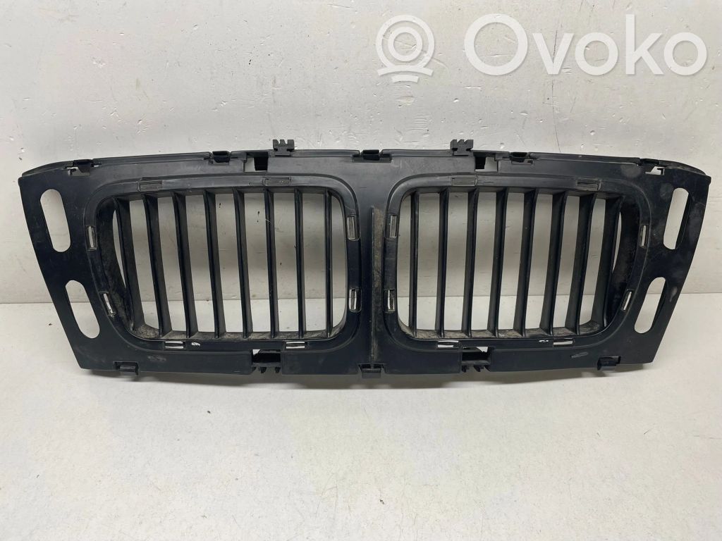 BMW 5 E34 Front bumper upper radiator grill 