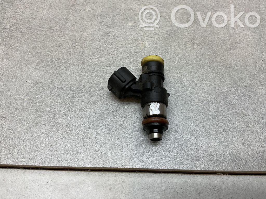 Volkswagen PASSAT B7 Inyector de combustible 