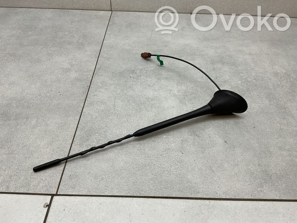 GPS-pystyantenni   8X0035501A