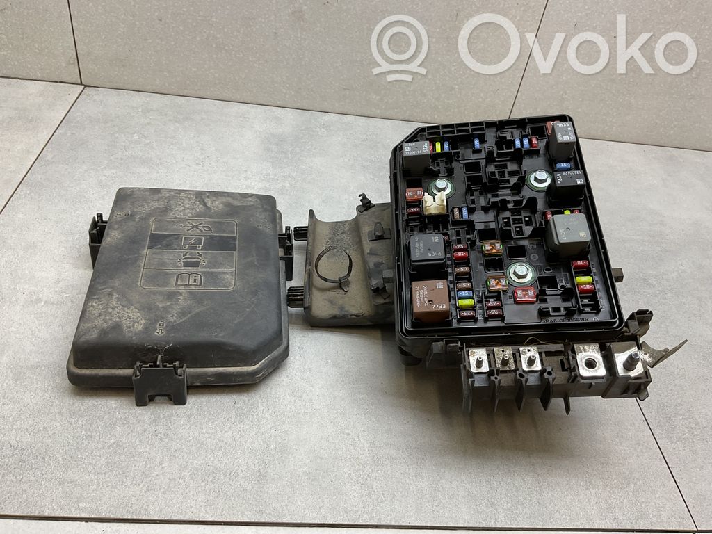 Opel Astra K Juego de caja de fusibles 