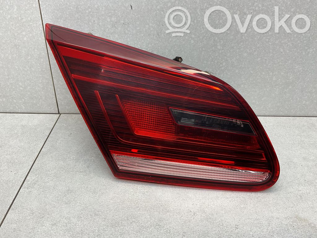 Lampy tylnej klapy bagażnika   3C8945307Q