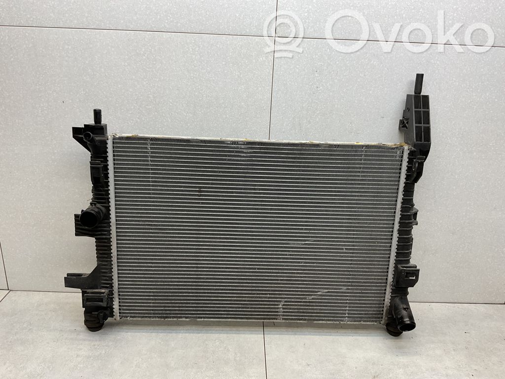 Ford Kuga II Coolant radiator 