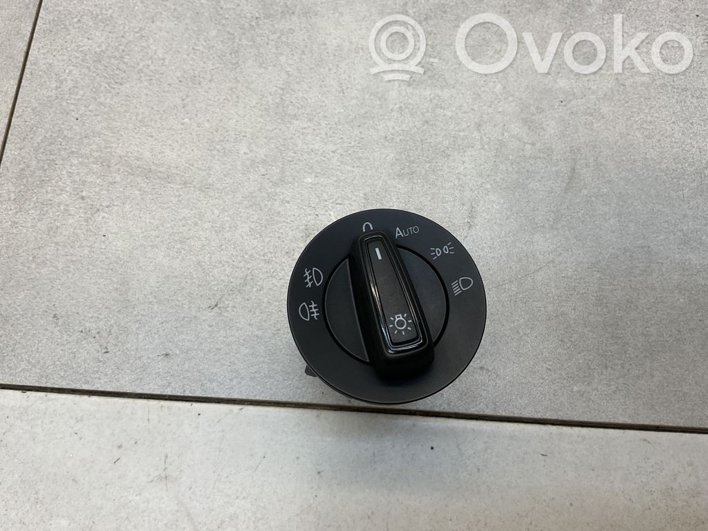Volkswagen Polo VI Light switch 