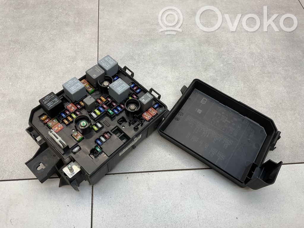 Opel Mokka X Fuse module 